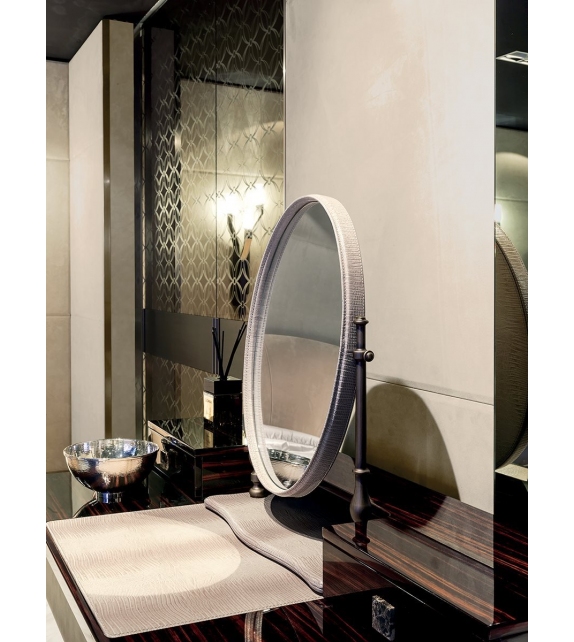 Charlize Longhi Make-Up Table