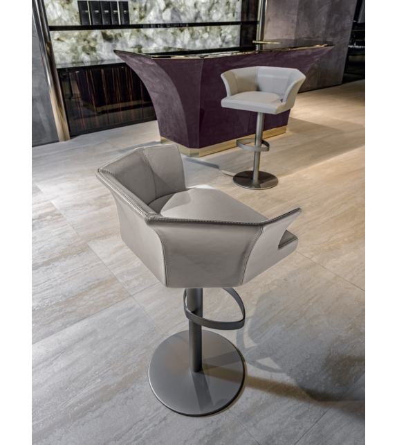 Delon Longhi Stool