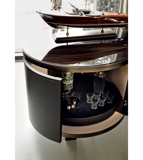 Coubert Longhi Cabinet