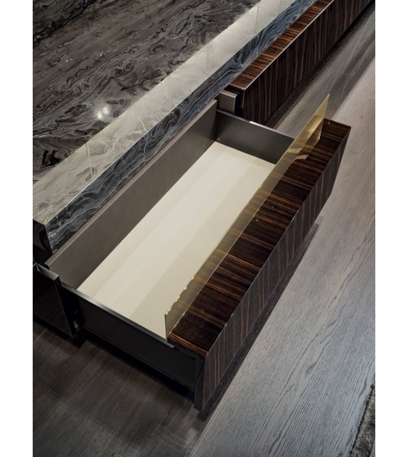 Terrance Longhi Mueble Conteneur