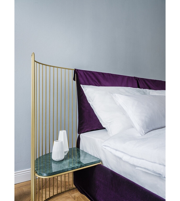 Paradise Bird Wittmann Bed