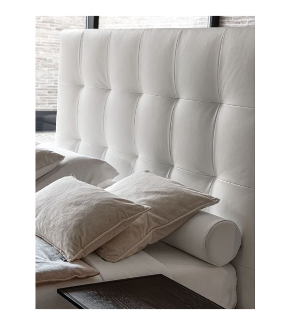 Max Alto Capitonné Twils Bed