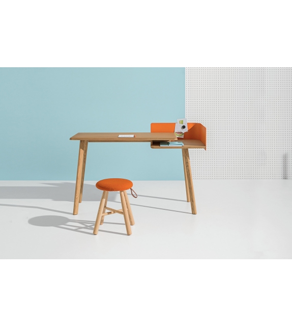 Cut Discipline Desk Table
