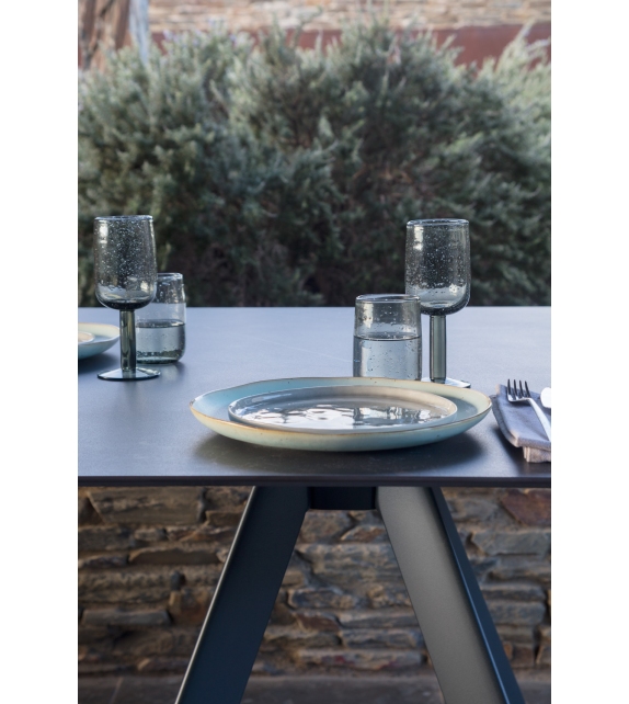 Atrivm Outdoor Expormim Runder Tisch