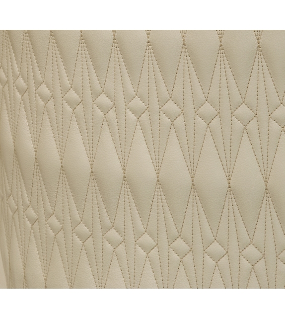 Numero Tre Turri Armstuhl