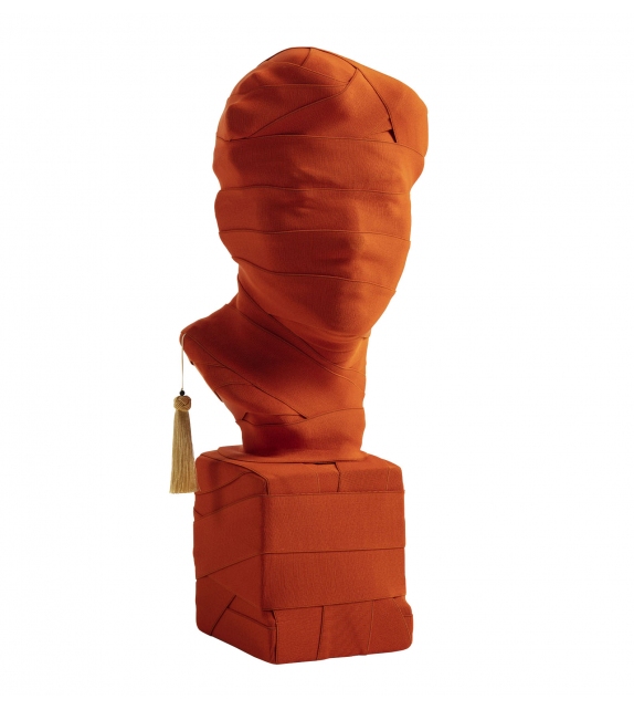 This is not a Self Portait Maison Dada Escultura