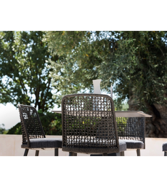 Emma Varaschin Chaise