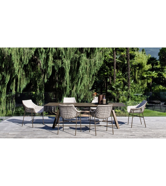 Kolonaki Varaschin Table