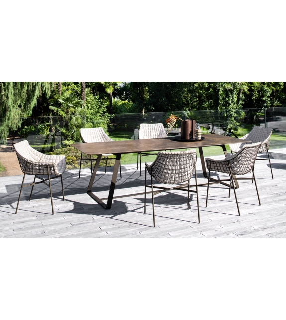 Kolonaki Varaschin Table