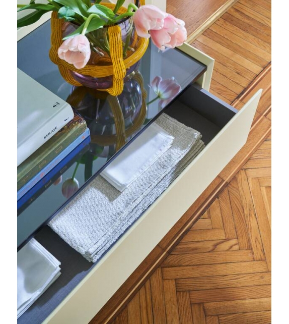 Ghost Box Cassina Kommode