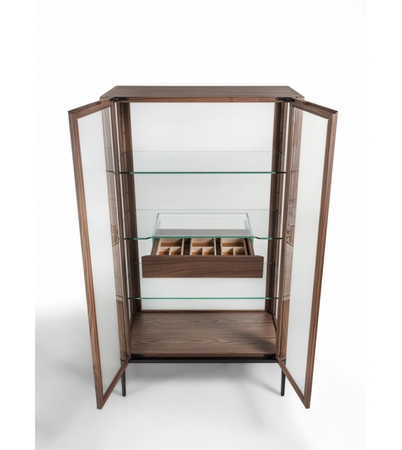 Atsuko Porada Schrank