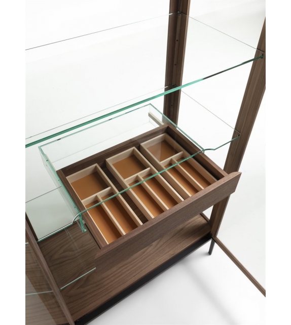 Atsuko Porada Schrank