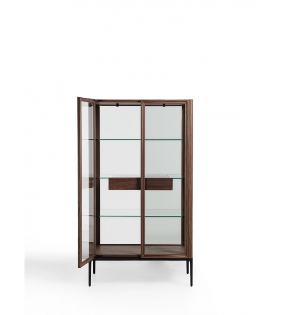 Atsuko Porada Vitrine