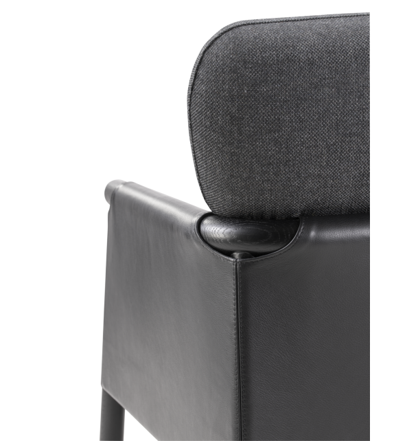 EJ 880 - Savannah Erik Jørgensen Armchair