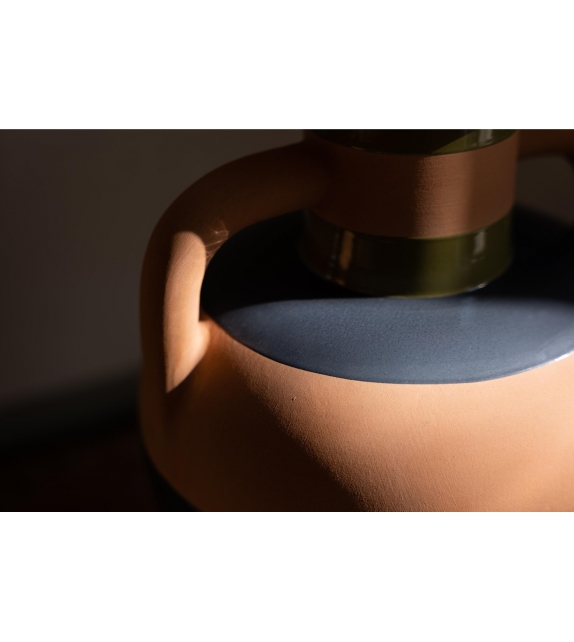 Ikiperu Poltrona Frau Vase