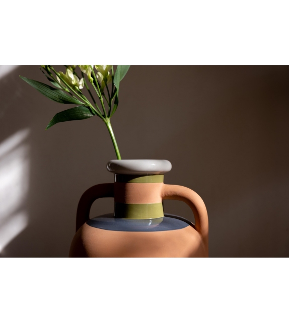 Ikiperu Poltrona Frau Vase