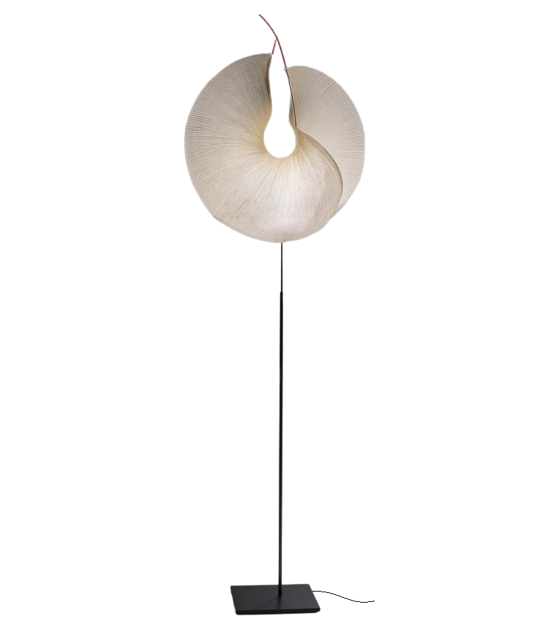 Yoruba Rose Ingo Maurer Lampadaire