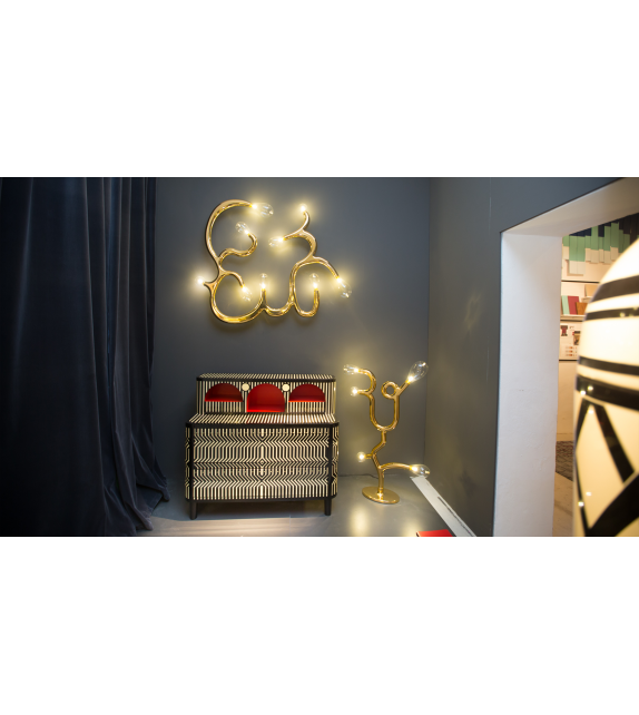 The Nine Bulb Scarlet Splendour Lámpara de Pared