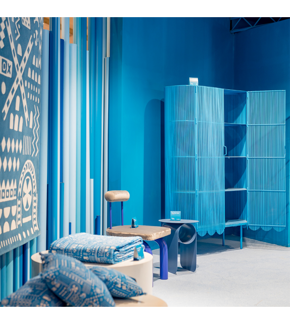 Strings Scarlet Splendour Mueble Contenedor