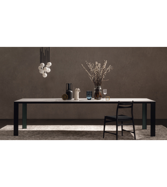 Atelier Capodopera Tisch