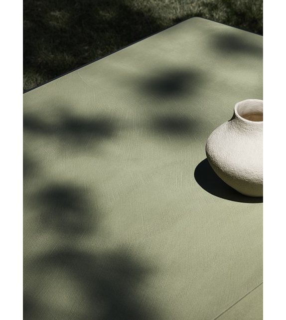 Offset Outdoor MDF Italia Table