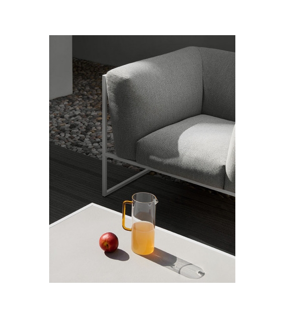 Sofa Arpa MDF Italia Outdoor Couchtisch