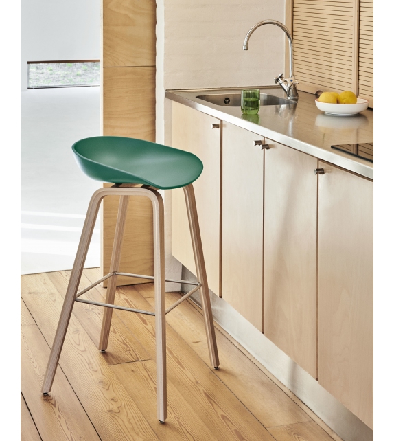 About a Stool AAS 32 Hay Tabouret