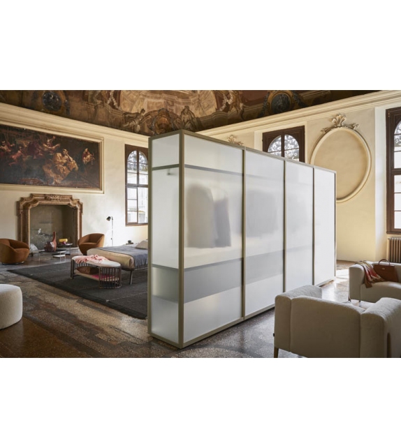 Teatro Pianca Walk-in Closet