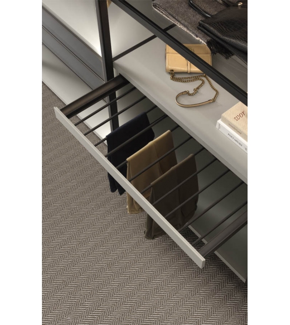 Teatro Pianca Walk-in Closet