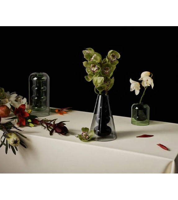 Vase Bump Short Tom Dixon