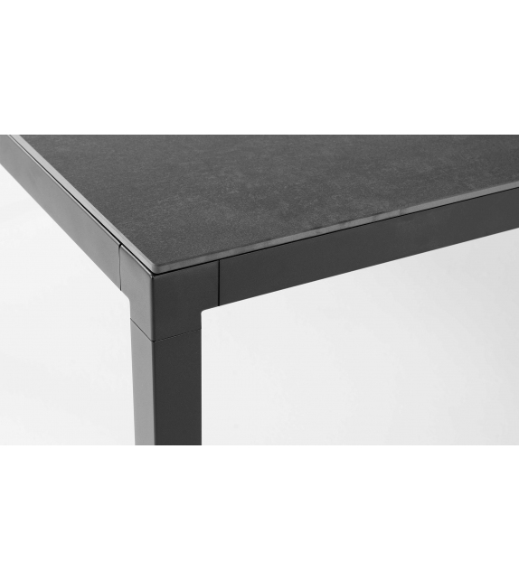 Helsinki 30 Home Table Desalto