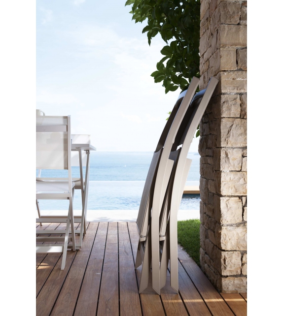 Queen Talenti Folding Chair