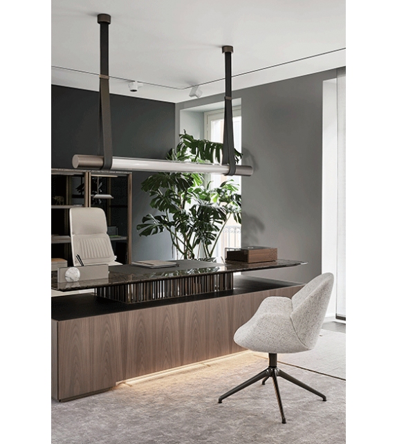 Calathea Giorgetti Executive Wing Chair