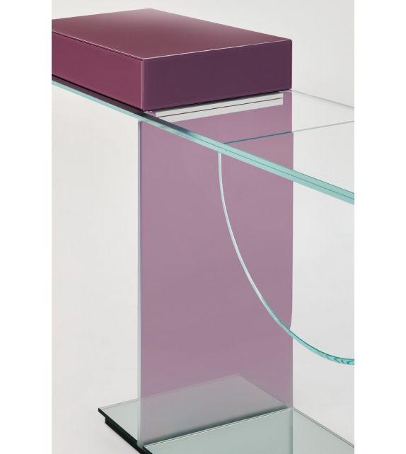 Ollie Glas Italia Console