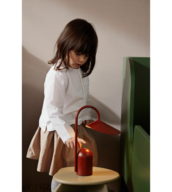 Pronta consegna - Vuelta Ferm Living Lampada da Tavolo