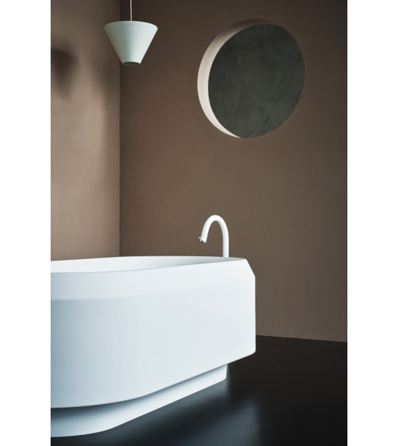Lariana Agape Bathtub