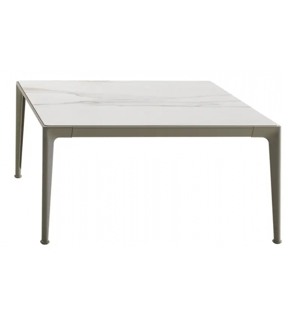 Mirto B&B Italia Outdoor Mesita en Gres