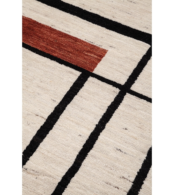 Collective Amini Alfombra