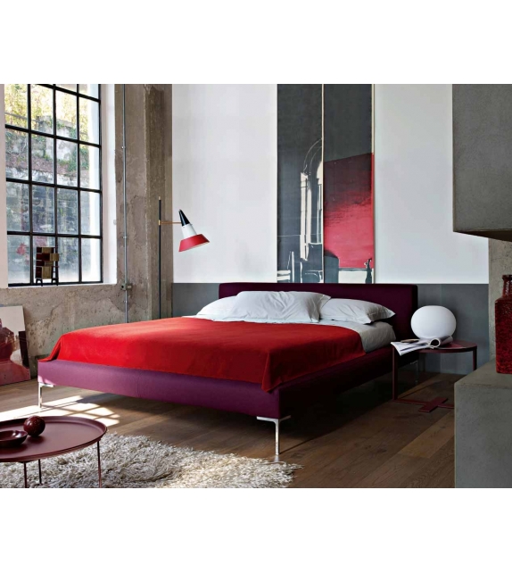 Charles Bett B&B Italia