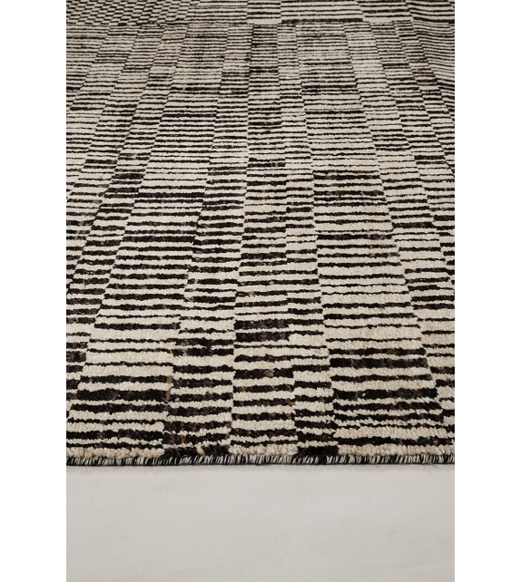 One Of A Kind Amini Teppich