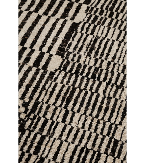 One Of A Kind Amini Alfombra