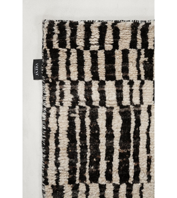 One Of A Kind Amini Teppich