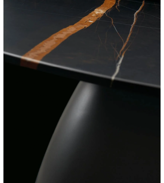 Monolith Poliform Tisch