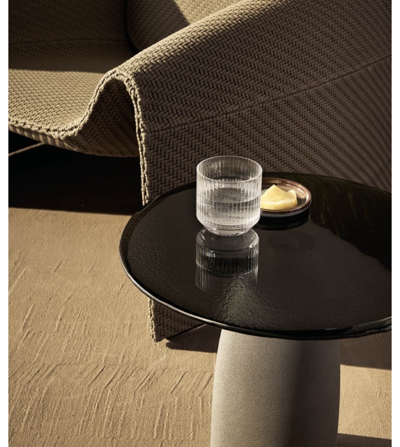 Strata Poliform Couchtisch mit Glasplatte