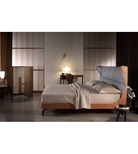 Mamy Blue Cama Poltrona Frau