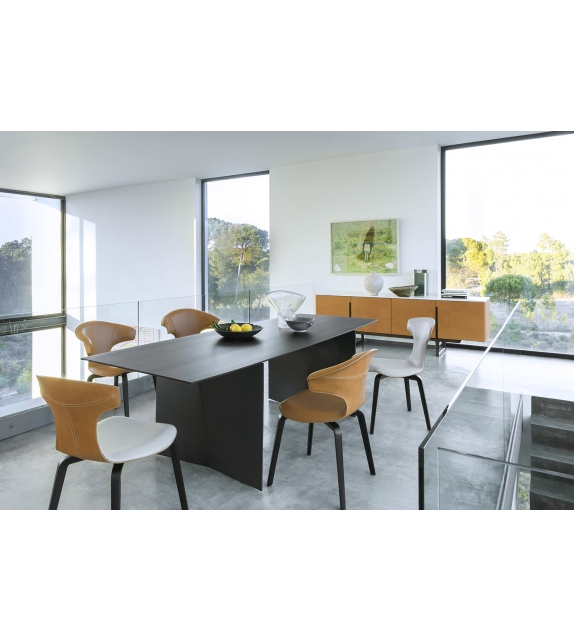 Montera Poltrona Frau Small Armchair