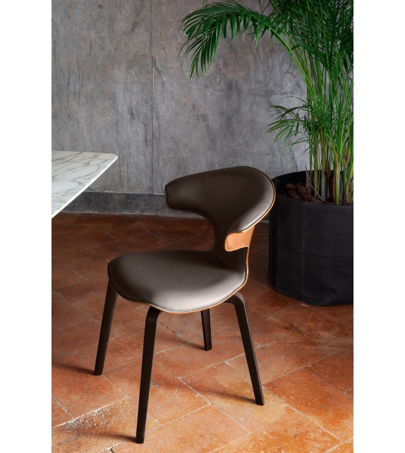 Montera Poltrona Frau Petit Fauteuil