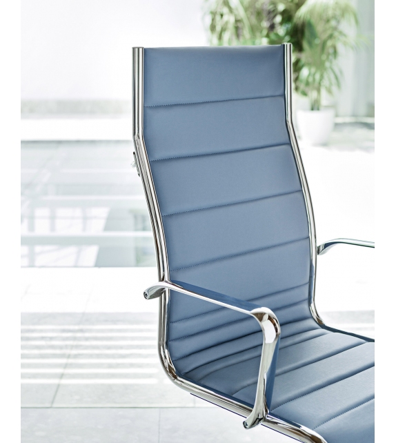 Sky Ten Milani Chaise