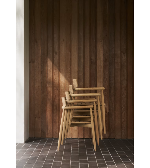 E008 Embrace Carl Hansen & Søn Sedia