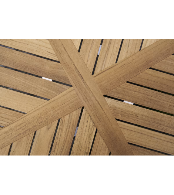 E023 Embrace Carl Hansen & Søn Tavolino